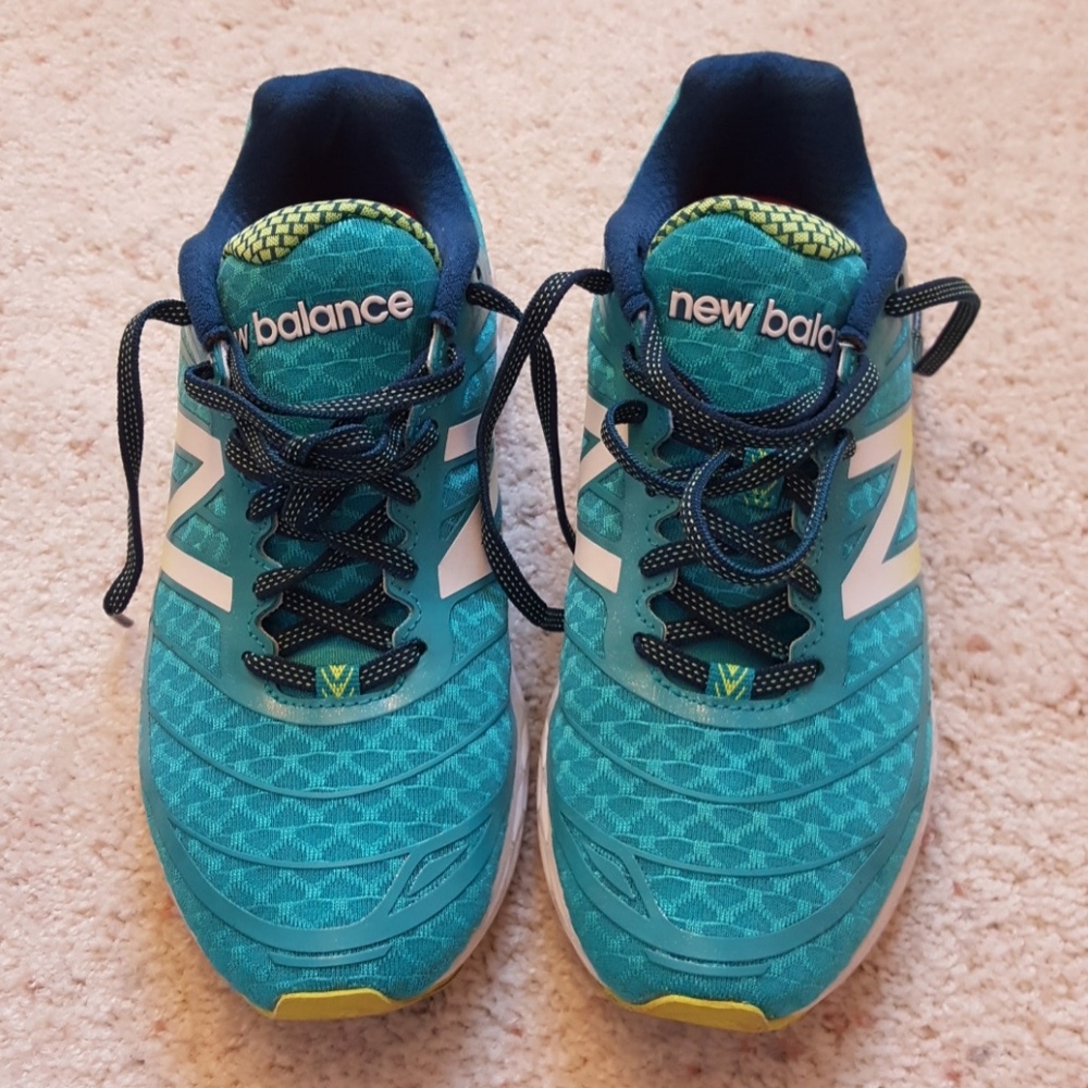 ***New Balance running shoes